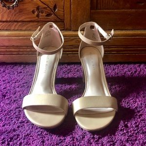 Kelly & Katie “Hailee” Sandal